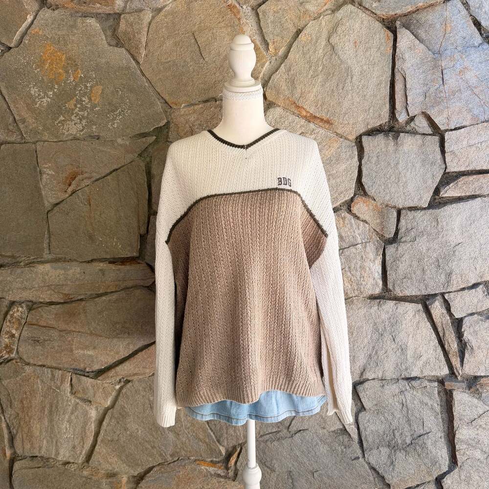 H&M knitted striped sweater in Beige/Red